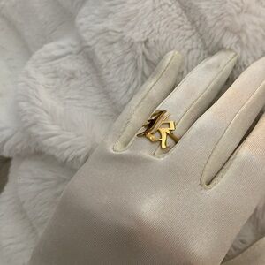 Adjustable (OSFA) old English initial K ring in gold plated stainless steel NWOT